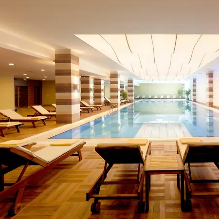 Paloma Oceana Complex Side