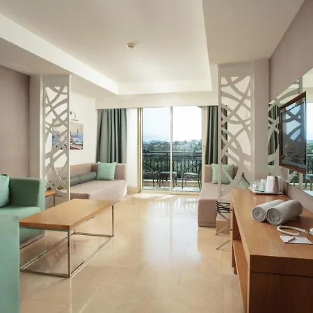 Курортний комплекс Paloma Oceana