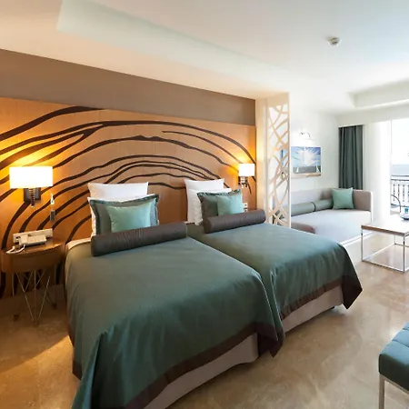 אתר נופש Paloma Oceana 5*