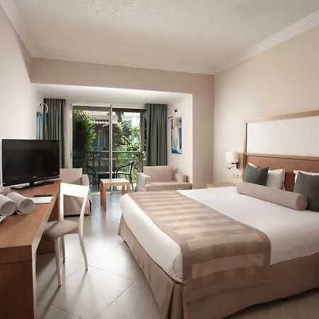 Paloma Oceana Resort Side