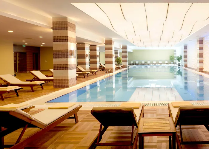 Paloma Oceana Complex Side