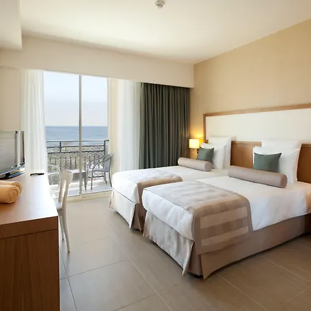 Paloma Oceana Resort